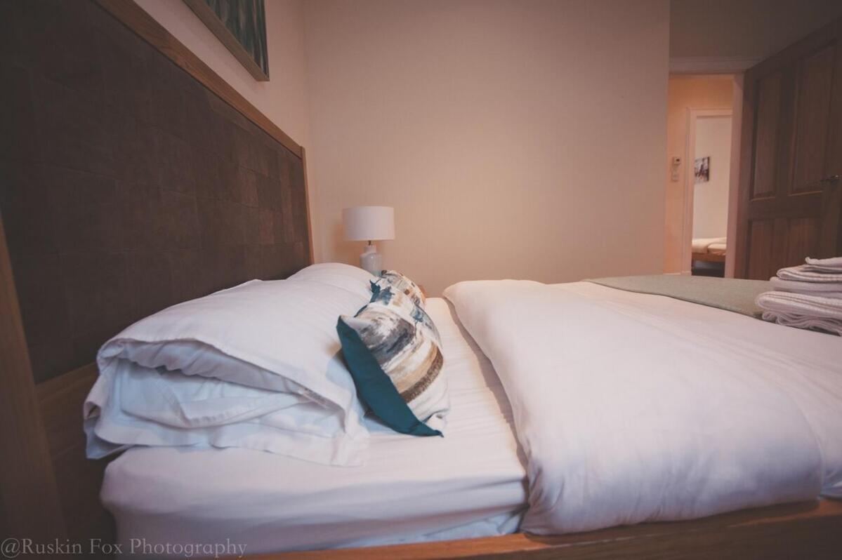 2 Bedroom, Free Parking & Netflix Near Hospitals Apartment Aberdeen